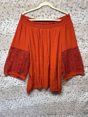 EST.1946 OFF THE SHOULDER CROCHET DETAILED TOP